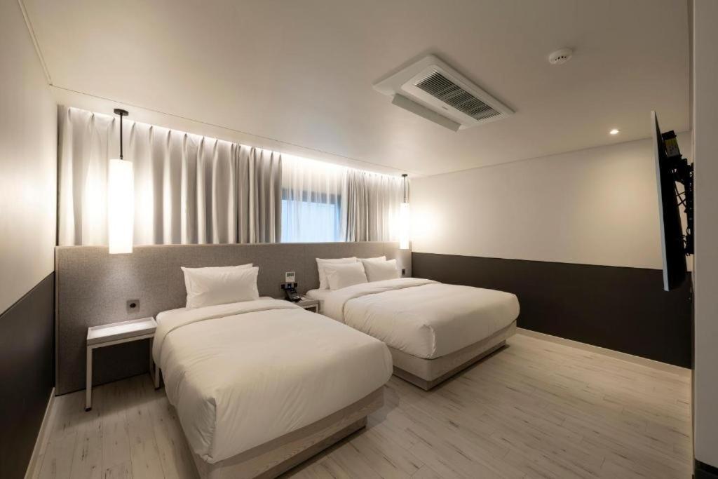 Hound Hotel Yeonsan Busan Exterior foto